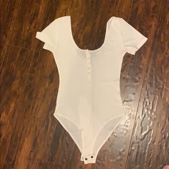 White button tshirt body suit - Picture 1 of 2